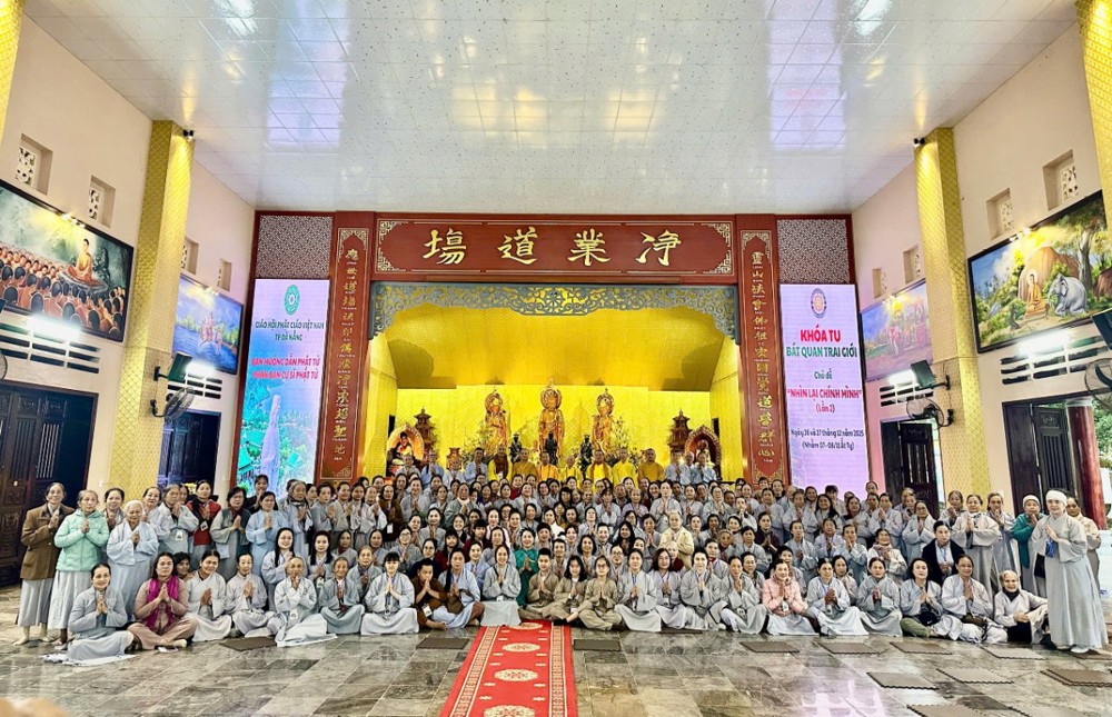 Đà Nẵng: Bế mạc khóa tu “Nhìn lại chính mình 02” tại chùa Linh Ứng – Bãi Bụt