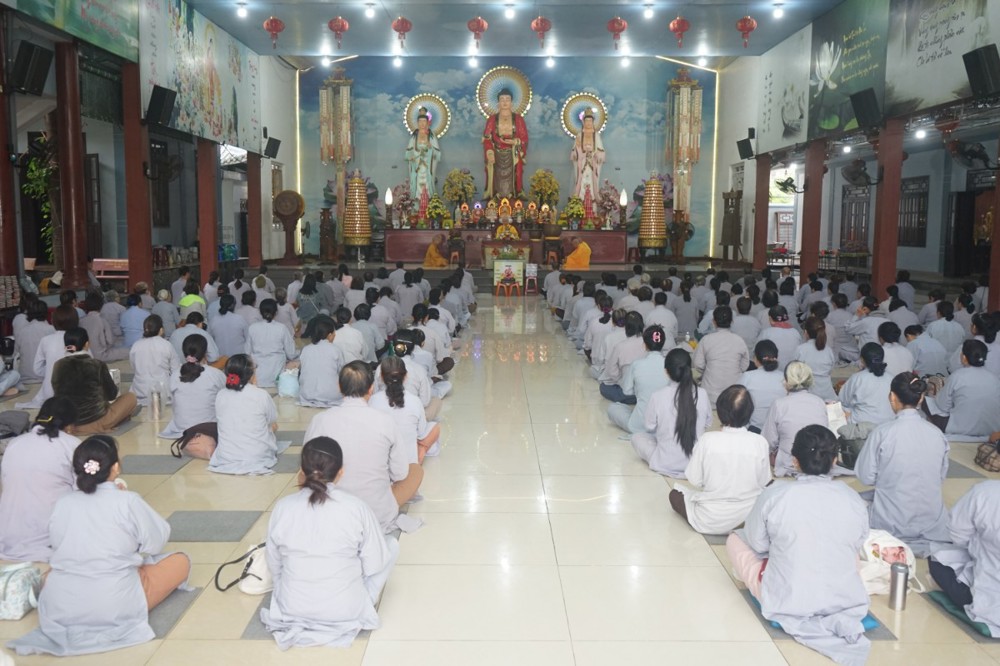 Đà Nẵng: Thượng tọa Thích Huệ Chấn thuyết giảng tại khóa tu chùa Bà Đa