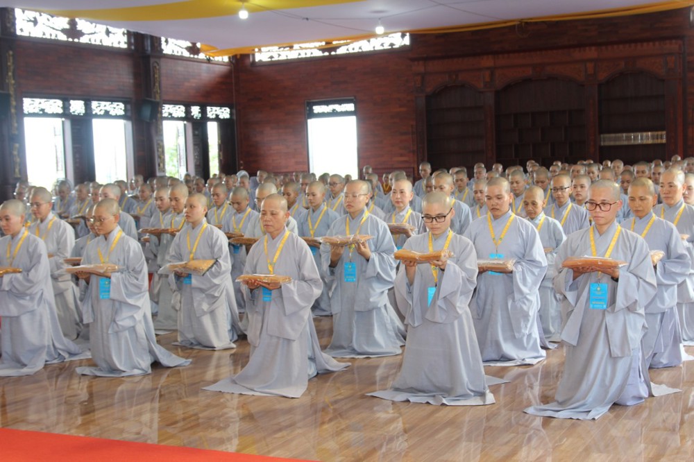 Lâm Đồng: Trang nghiêm truyền giới Sa-di, Thức xoa-ma-na và Sa-di-ni tại Đại giới đàn Chơn Thành