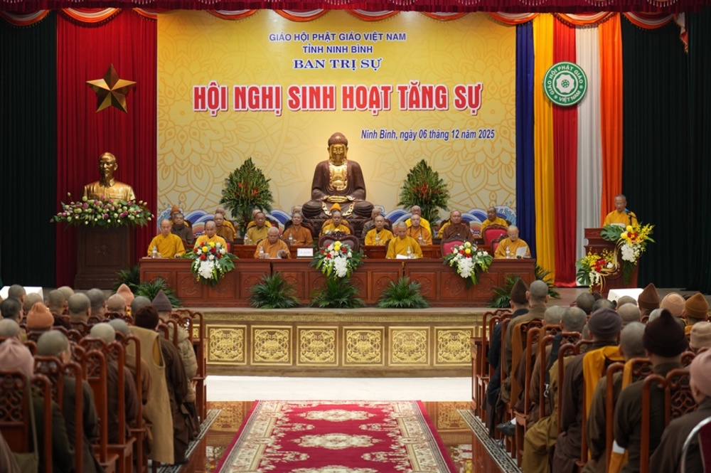 NINH BÌNH: THỐNG NHẤT 7 NGHỊ QUYẾT QUAN TRỌNG NÂNG CAO HOẠT ĐỘNG PHẬT SỰ SAU SÁP NHẬP