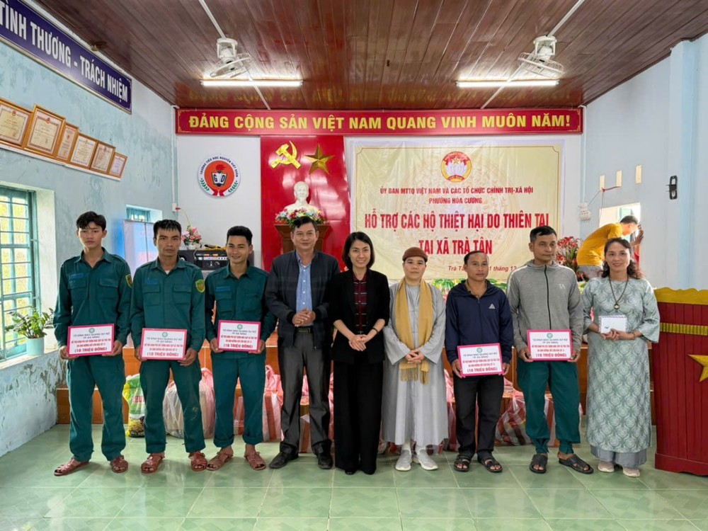 Đà Nẵng: Tổ đình Bảo Quang hỗ trợ xây dựng nhà và tặng quà cho bà con bị thiệt hại do thiên tai 