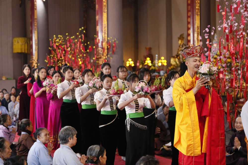 Điện Biên: Khóa lễ cộng tu niệm Phật nhân Vía Đức Phật A Di Đà trang nghiêm tại chùa Linh Quang 