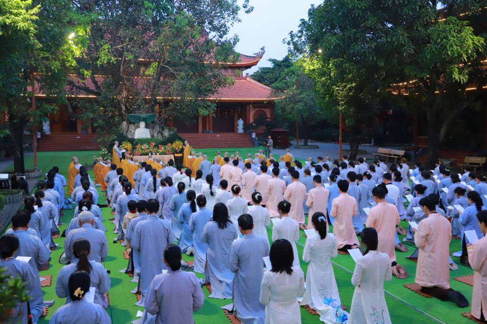 TP.HCM: Trang nghiêm lễ Kỷ niệm Đức Phật thành đạo tại Chùa Thiên Quang