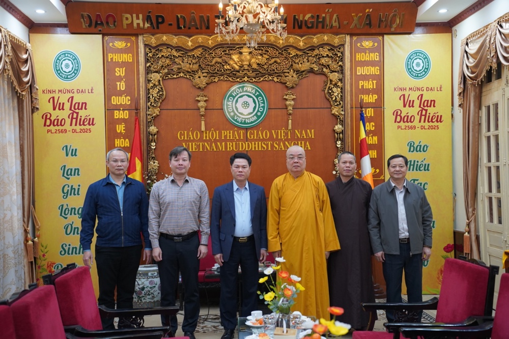 Lãnh đạo Cục An ninh nội địa Bộ Công an thăm và chúc Tết TƯ GHPGVN