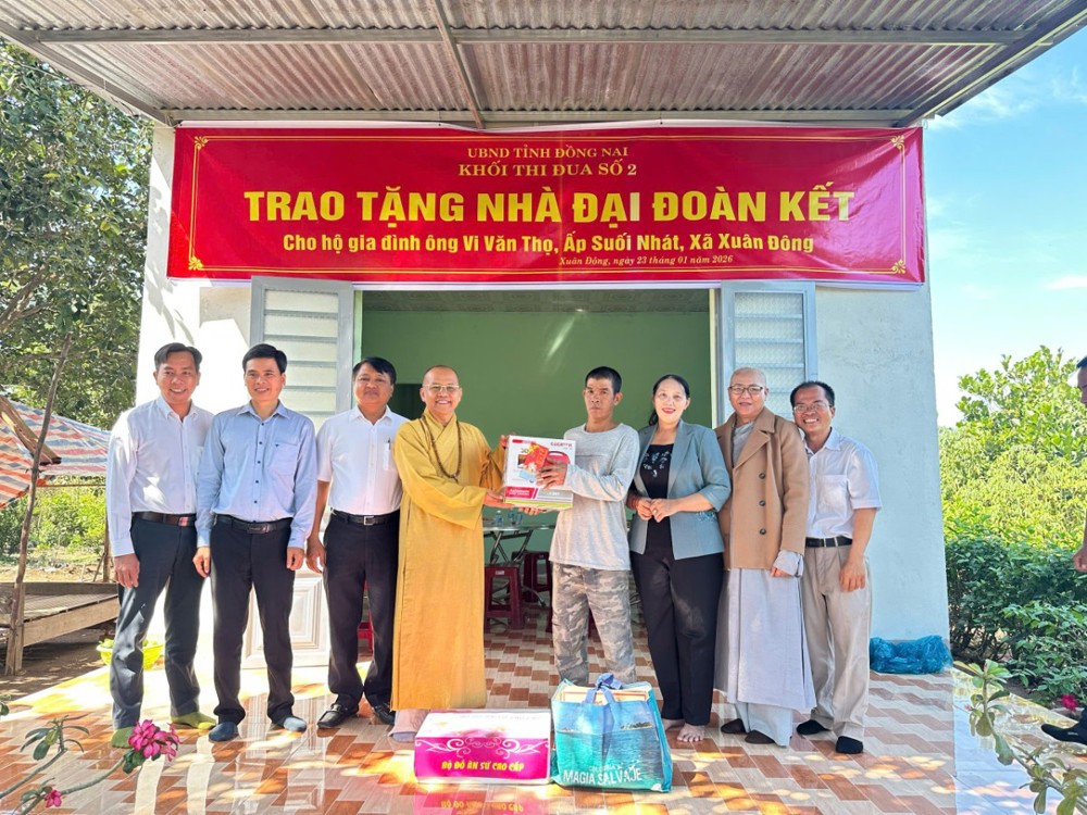 Đồng Nai: Chùa Phước An trao tặng 100 phần quà và nhà tình thương tại xã Xuân Đông
