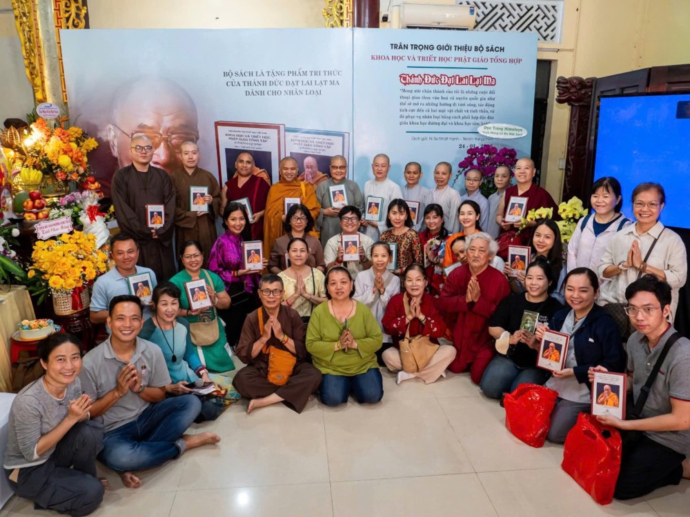 TP.HCM: Trang trọng chương trình giới thiệu ấn phẩm Khoa học và Triết học Phật giáo Tổng tập tại chùa Kỳ Viên