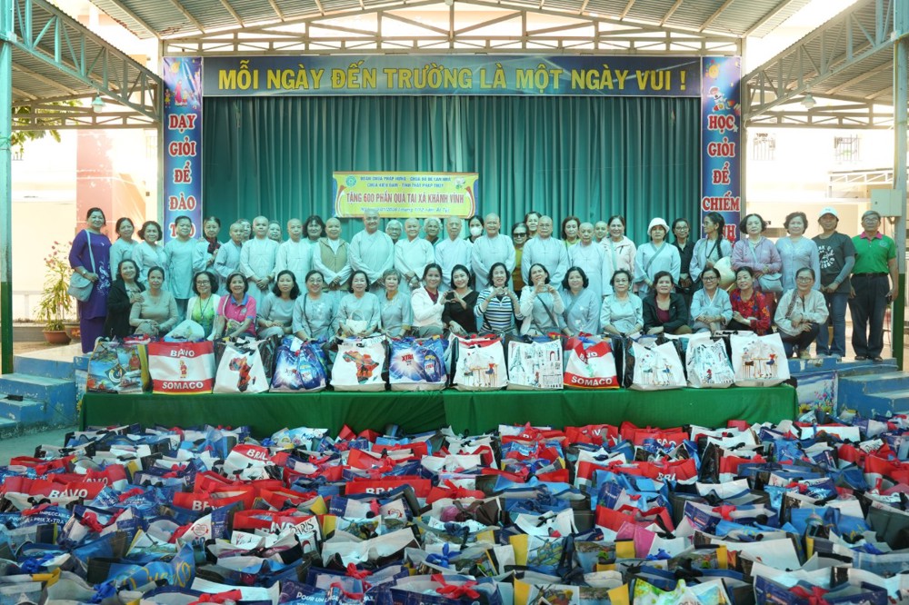 Khánh Hòa: Các Tự viện TP.HCM và Tây Ninh đồng hành cùng người dân ổn định cuộc sống sau bão lũ