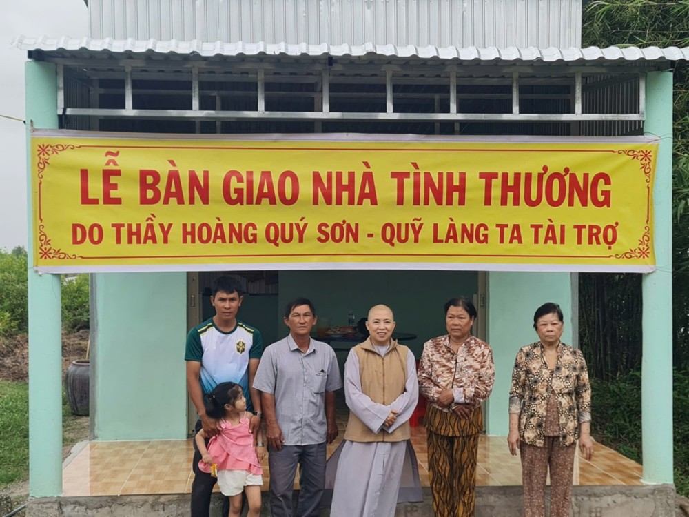 Cà Mau: Chùa Vạn Phước bàn giao 4 căn nhà tình thương 