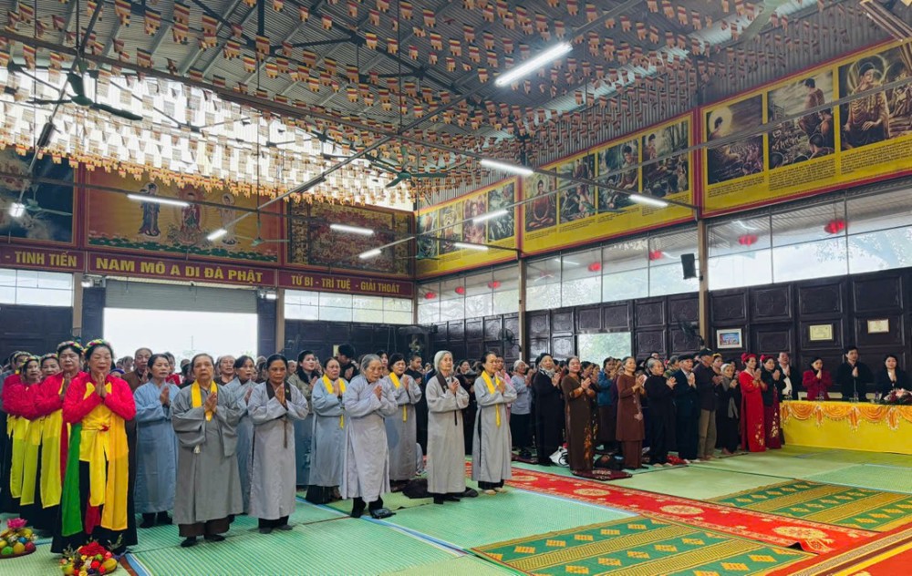 Hà Nội: Trang nghiêm Đại lễ kính mừng Đức Phật thành đạo, lễ rước Tượng và Tất niên năm Ất Tỵ tại chùa Khô