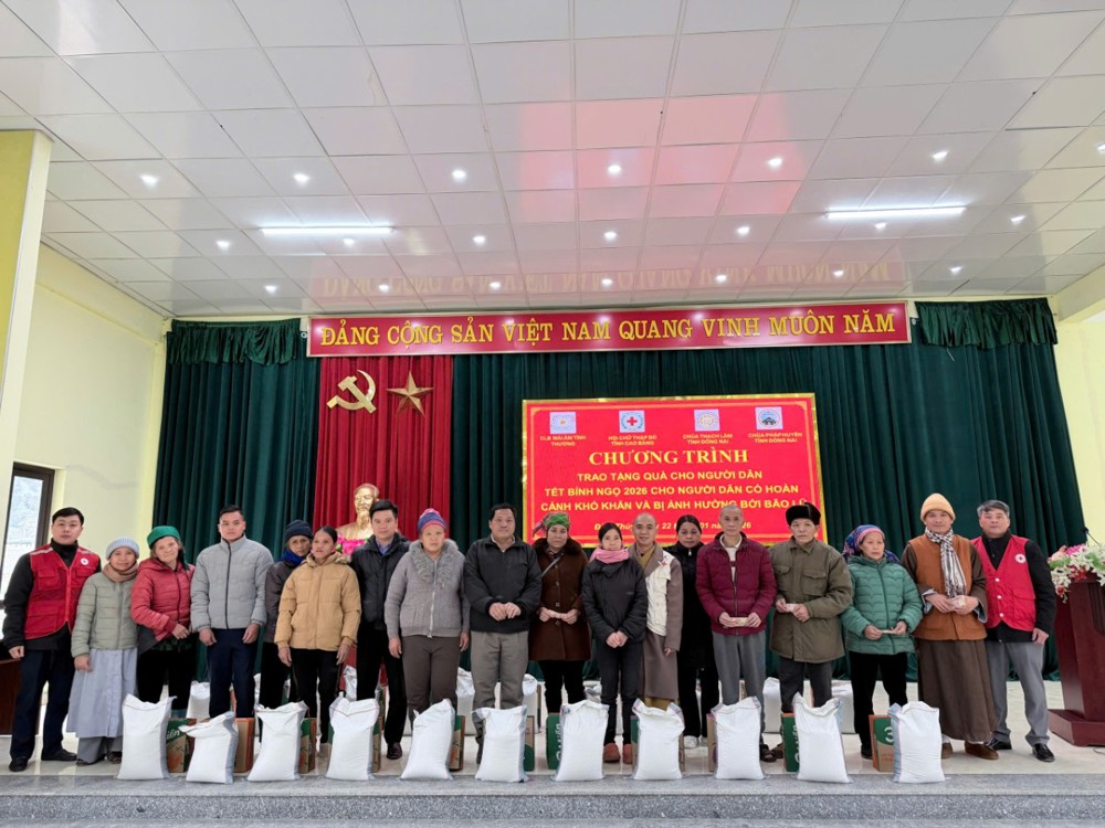 Cao Bằng: Trao tặng 200 phần quà trị giá 90 triệu đồng cho đồng bào dân tộc vùng cao đón Xuân Bính Ngọ 2026