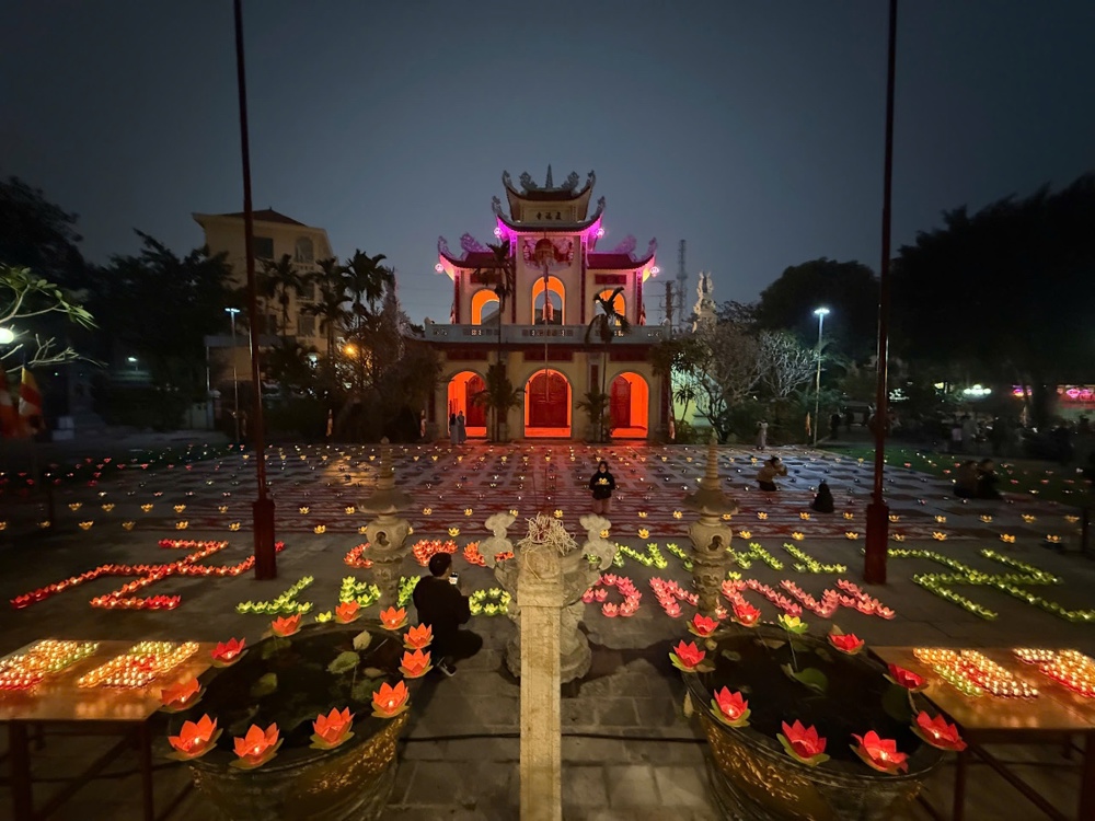 Phú Thọ: Lung linh đêm Hoa đăng mừng Phật Thành đạo và Khởi sắc kỳ thi Giáo lý cho 600 Phật tử插图35