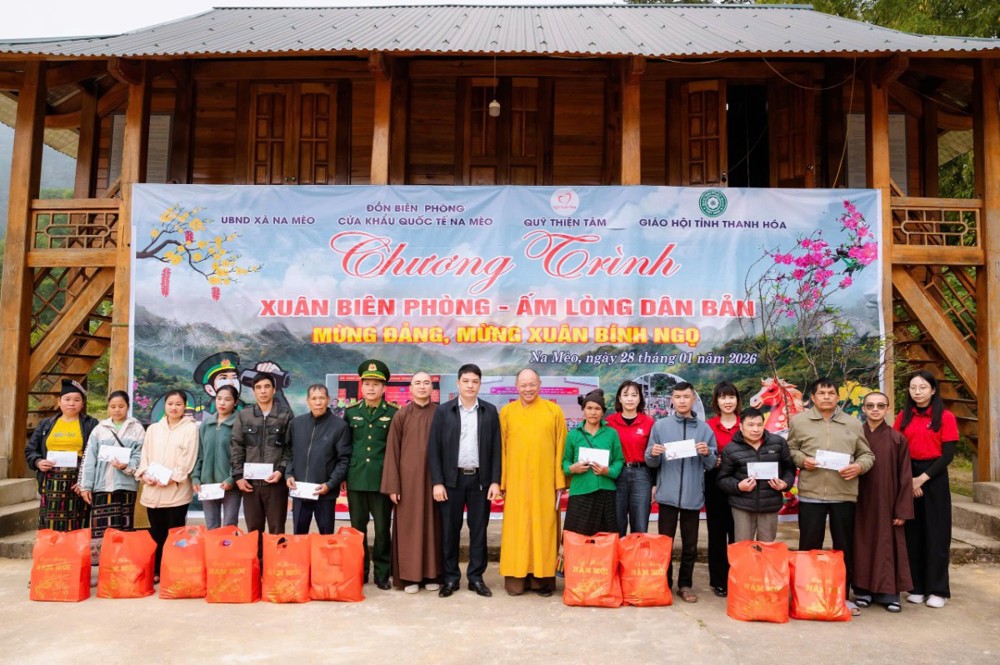 Thanh Hóa: Ban Trị sự Phật giáo tỉnh phối hợp cùng các đơn vị tổ chức chương trình "Xuân Biên phòng - ấm lòng dân bản"