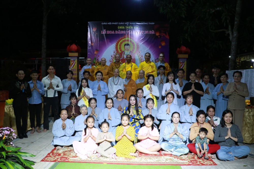Đồng Tháp: Chùa Thiền Kim tổ chức lễ hoa đăng vía Đức Phật A Di Đà