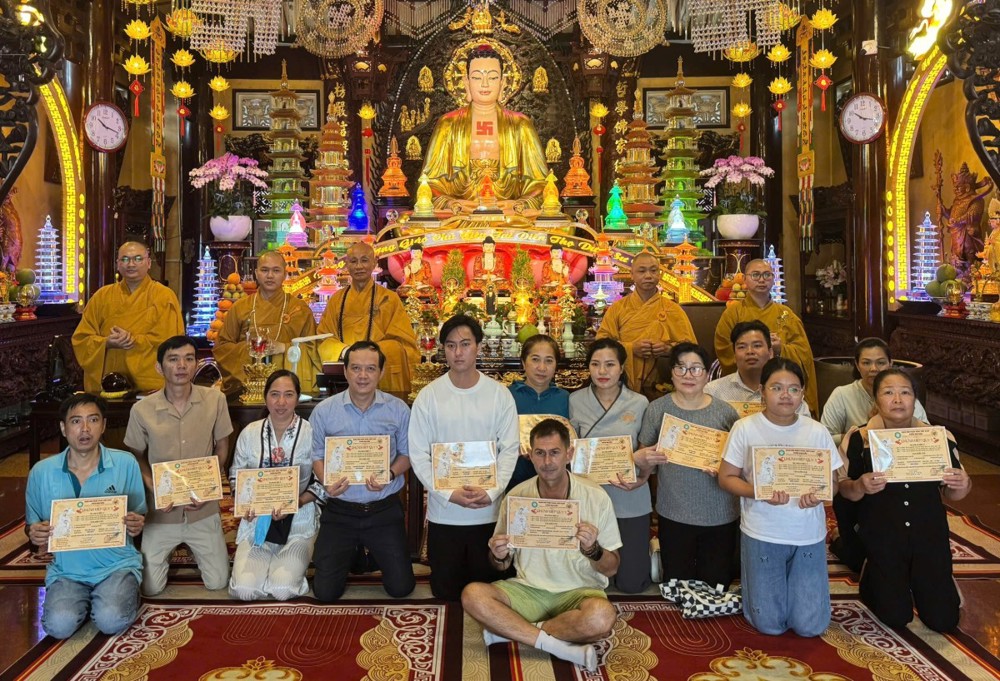 TP.HCM: Chùa Đại Giác tổ chức Lễ quy y Tam bảo nhân ngày khánh đản Đức Phật A Di Đà