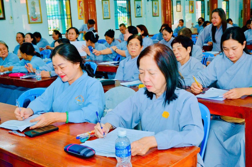 Cần Thơ: Gần 90 học viên Lớp Giáo lý căn bản khóa IV bước vào kỳ thi mãn khóa