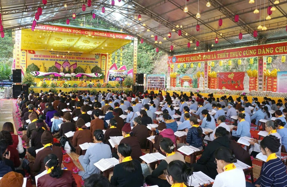 Hải Phòng: Chùa Tường Vân tổ chức Pháp hội niệm Phật và hoa đăng kính mừng khánh đản Đức Phật A Di Đà