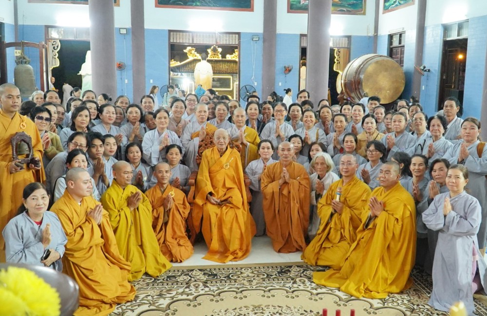 Khánh Hòa: 350 Phật tử tham dự khóa tu do Đạo tràng Thiện Đạo tổ chức tại chùa Sùng Ân