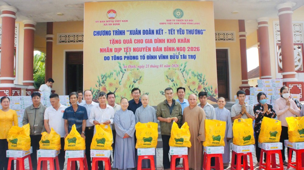Vĩnh Long: Chùa Tuyên Linh tổ chức Chương trình “Xuân đoàn kết – Tết yêu thương” đến với bà con xã An Định 