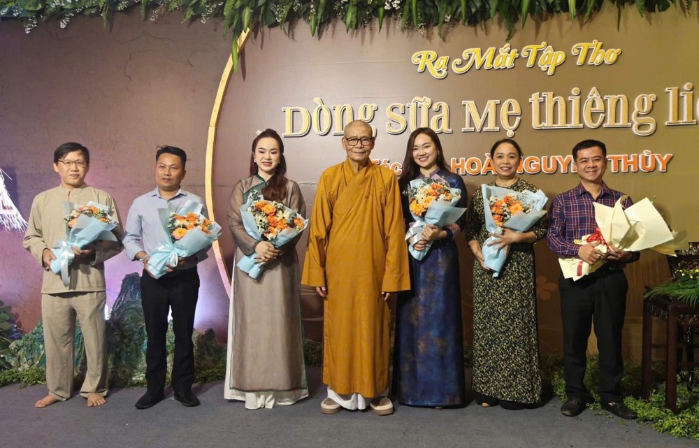 Đắk Lắk: Ra mắt tập thơ “Dòng sữa mẹ thiêng liêng” của tác giả Hoài Nguyên Thủy