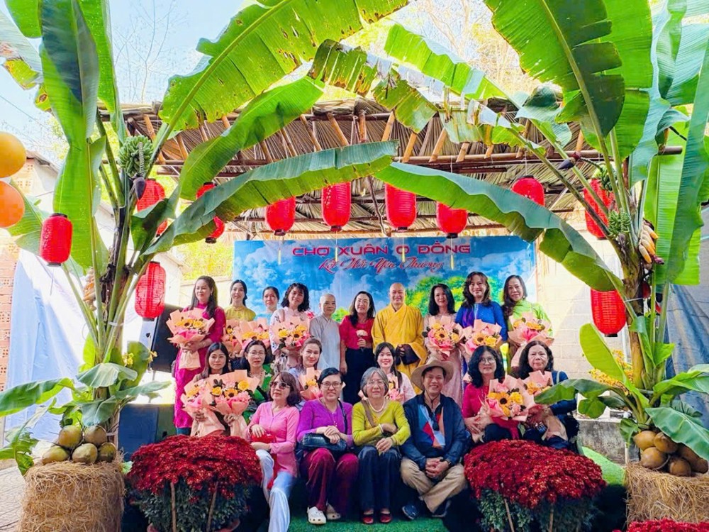 TP.HCM: Phiên chợ 0 đồng tại chùa Long Hoa