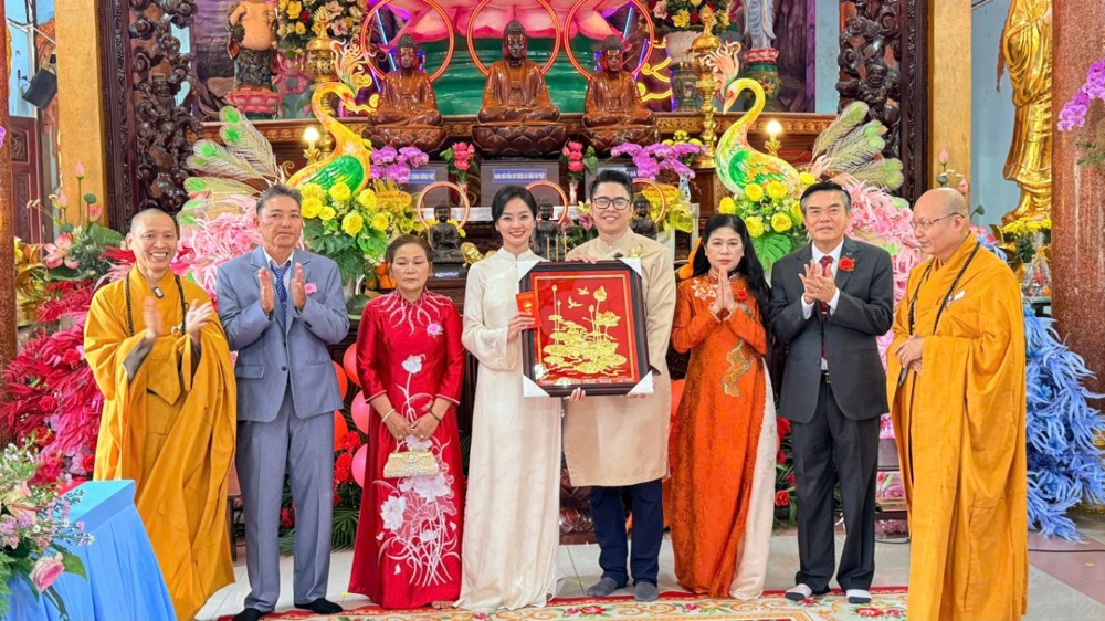TP.HCM: Tổ đình chùa Vạn Thọ trang nghiêm cử hành Lễ hằng thuận cho đôi bạn trẻ