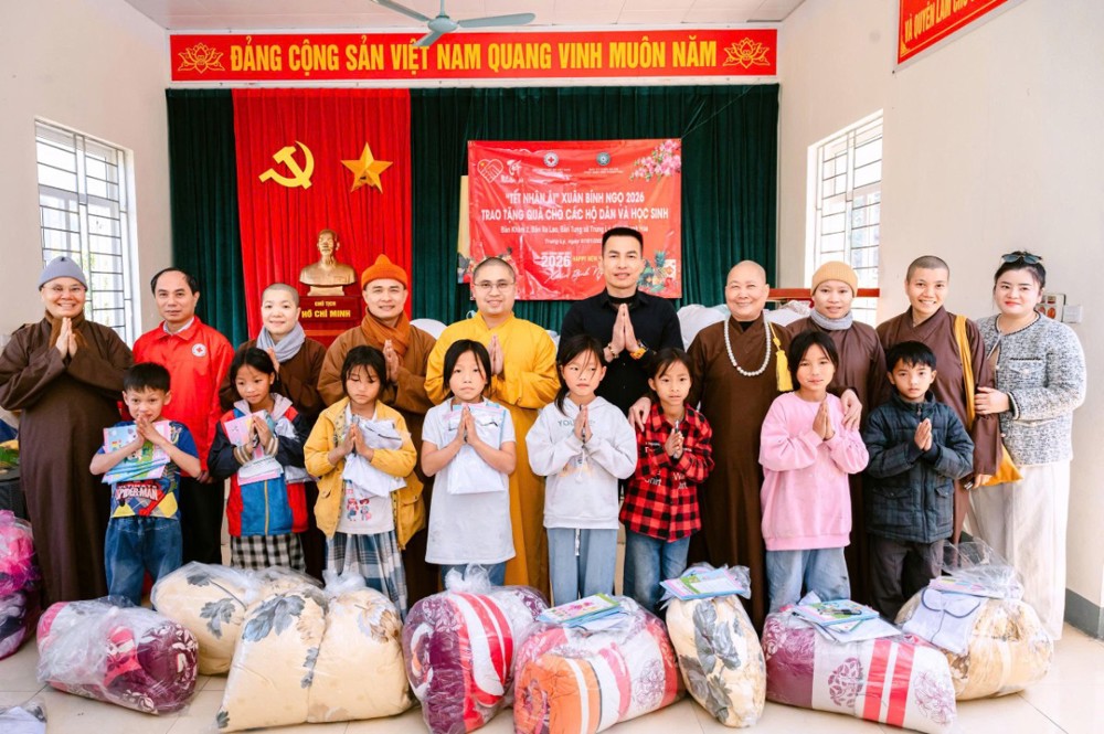 Thanh Hóa: Ban Từ thiện xã hội Phật giáo tỉnh thăm, tặng quà tại xã Trung Lý quà nhân dịp năm mới 2026