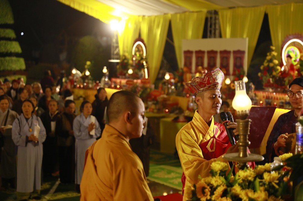 Điện Biên: Trang nghiêm chương trình thắp nến tri ân anh hùng liệt sĩ tại Nghĩa trang A1