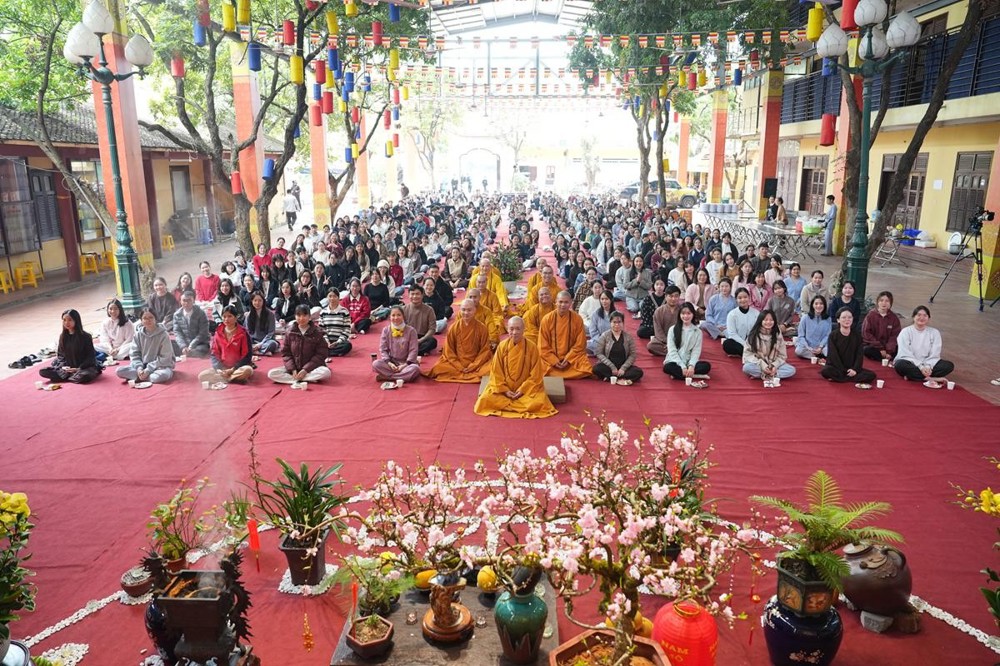Khai mở năm mới trong ánh đạo: Ngày tu tập đầu Xuân tại chùa Bằng của gần 500 khóa sinh 