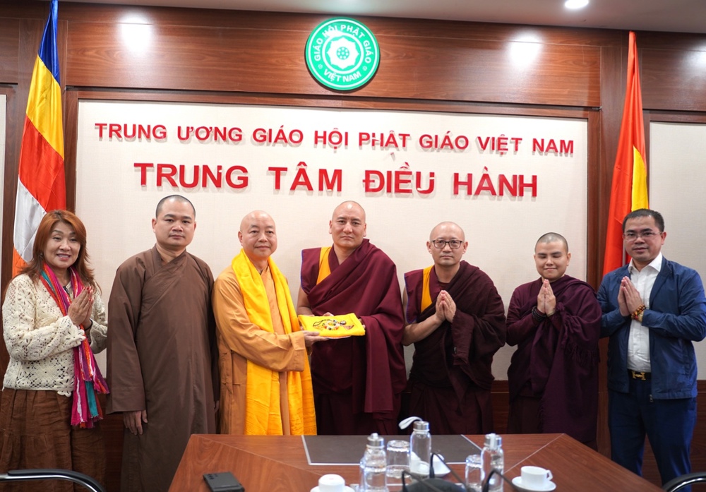 Hà Nội: Phái đoàn Phật giáo Ấn Độ thăm và giao lưu tại Trụ sở Trung ương GHPGVN 