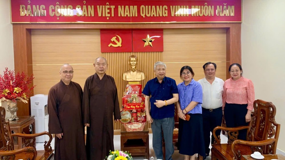 TP.HCM: Đại diện Phật giáo liên phường thăm, chúc Tết Bính Ngọ 2026 đến các cơ quan ban ngành địa phương