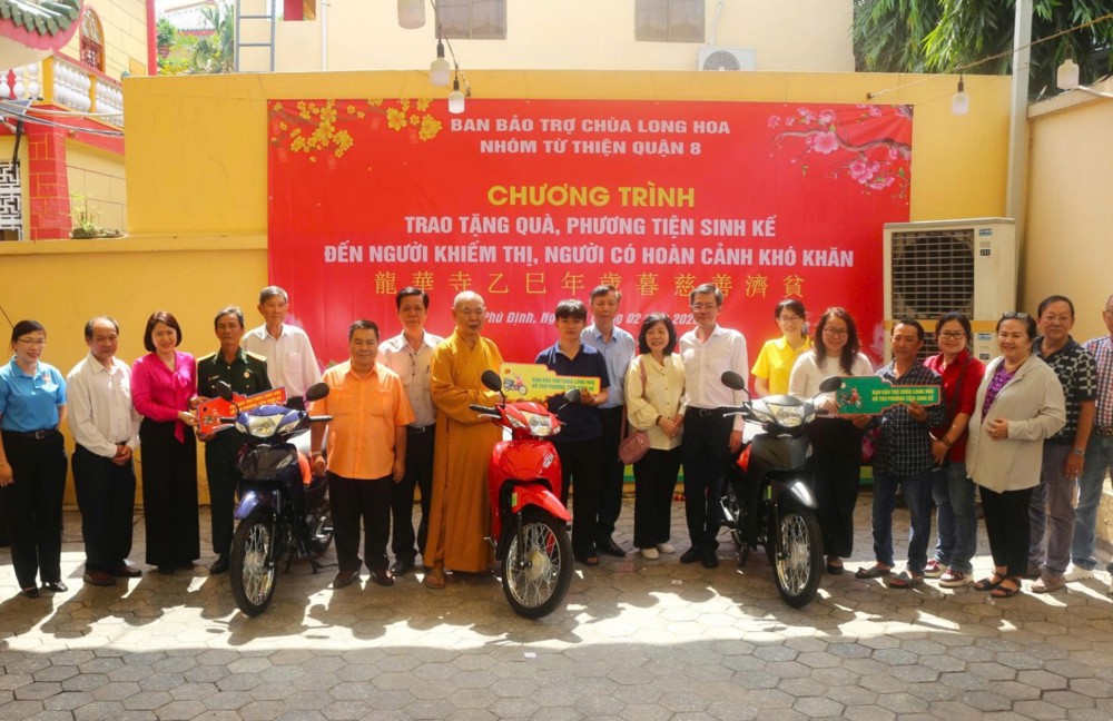 TP.HCM: Chùa Long Hoa trao hơn 1.000 phần quà Tết và tổng kết công tác từ thiện năm 2025