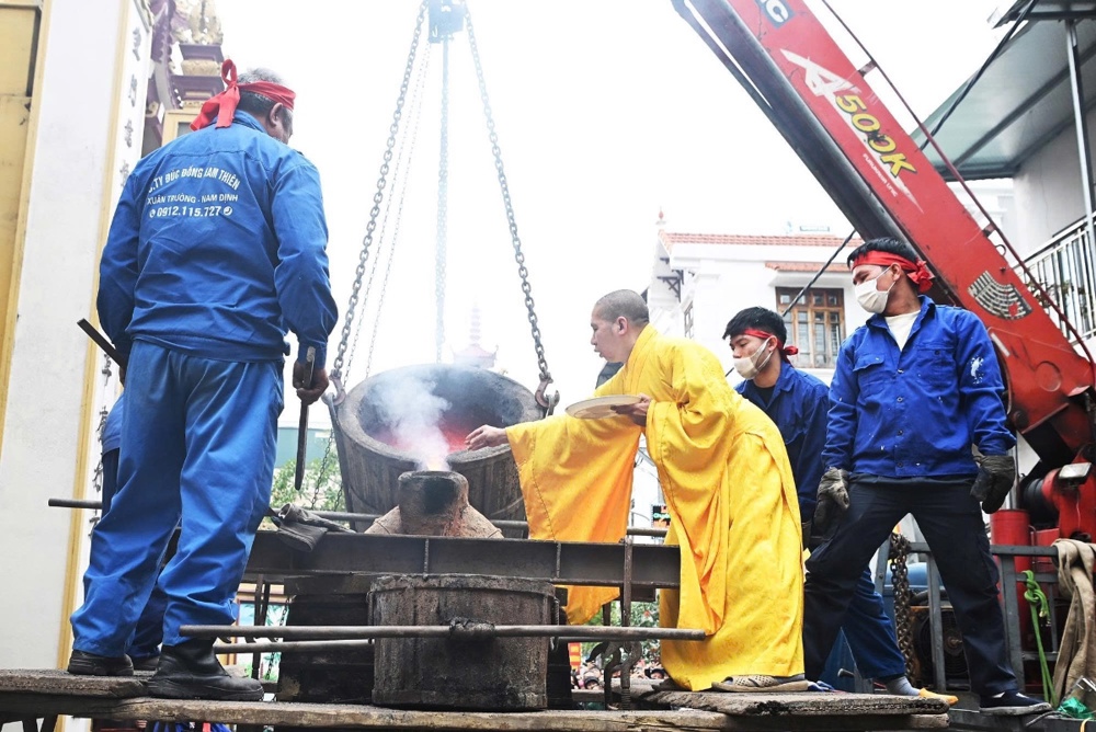 Hà Nội : Lễ Đúc Đại Hồng Chung Chùa Yên Duyên (Đại Bi)