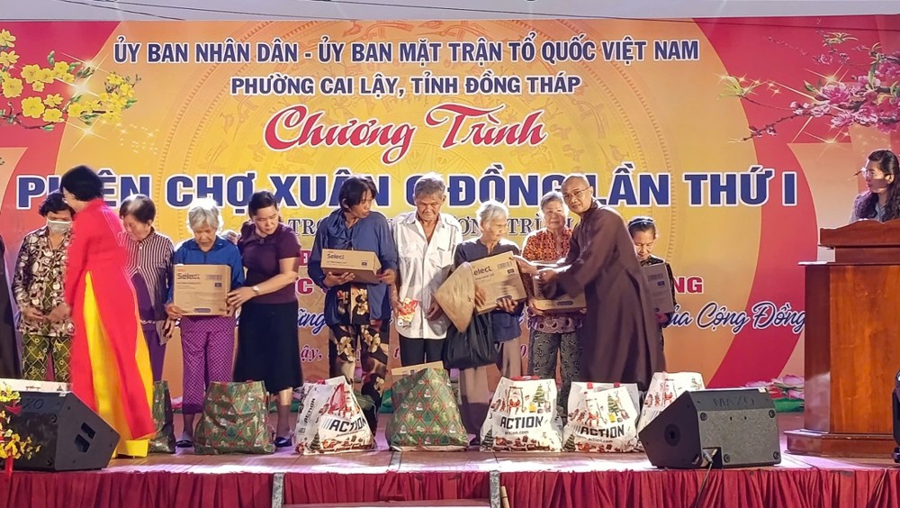 Đồng Tháp: Chùa Long Thành tổ chức “Phiên chợ 0 đồng” lan tỏa yêu thương dịp cuối năm