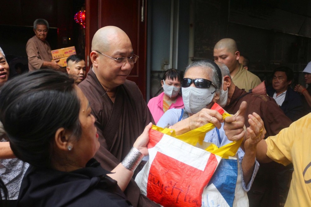 TP.HCM: Chùa Lộc Dã (phường Chánh Hưng) chia sẻ yêu thương cùng người khiếm thị đón Xuân