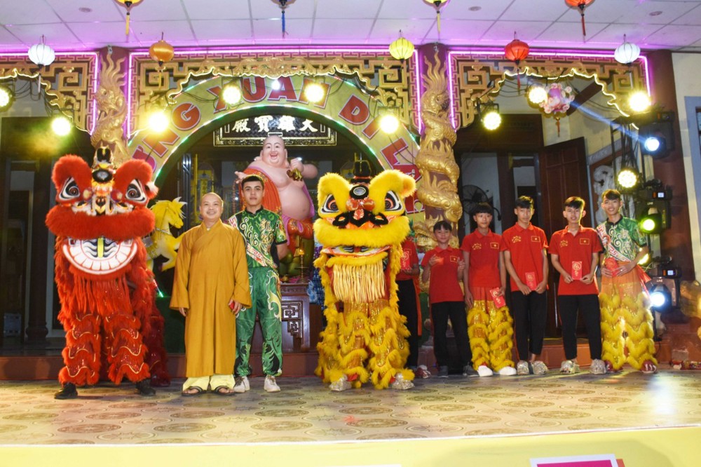 Đà Nẵng: chùa Đại An tổ chức văn nghệ mừng Xuân Bính Ngọ