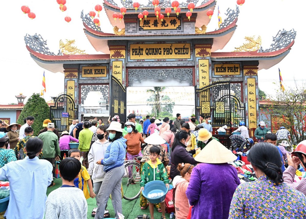 Đồng Tháp: Chùa Phú Khánh tổ chức Phiên chợ 0 đồng cho bà con khó khăn vui đón Tết