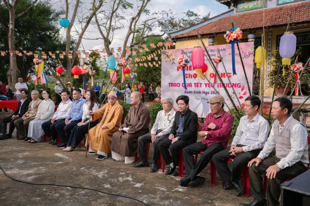 Quảng Trị: Chùa Bình Trung tổ chức “Phiên chợ 0 đồng” trao quà Tết đến bà con khó khăn