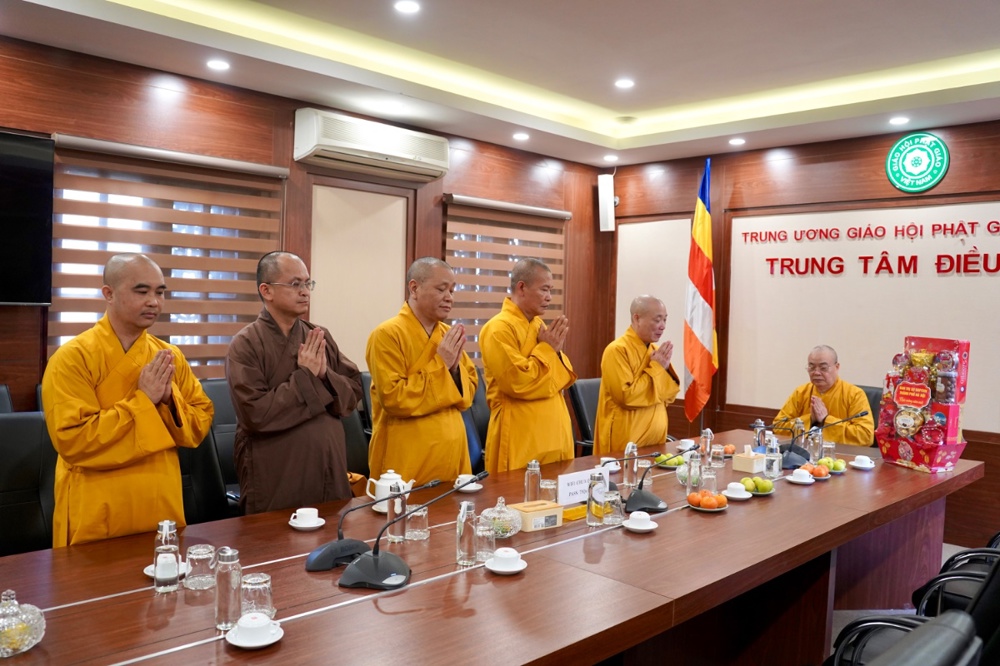 Phật giáo Thủ đô khánh tuế lãnh đạo Trung ương Giáo hội nhân dịp Tết Nguyên đán Bính Ngọ