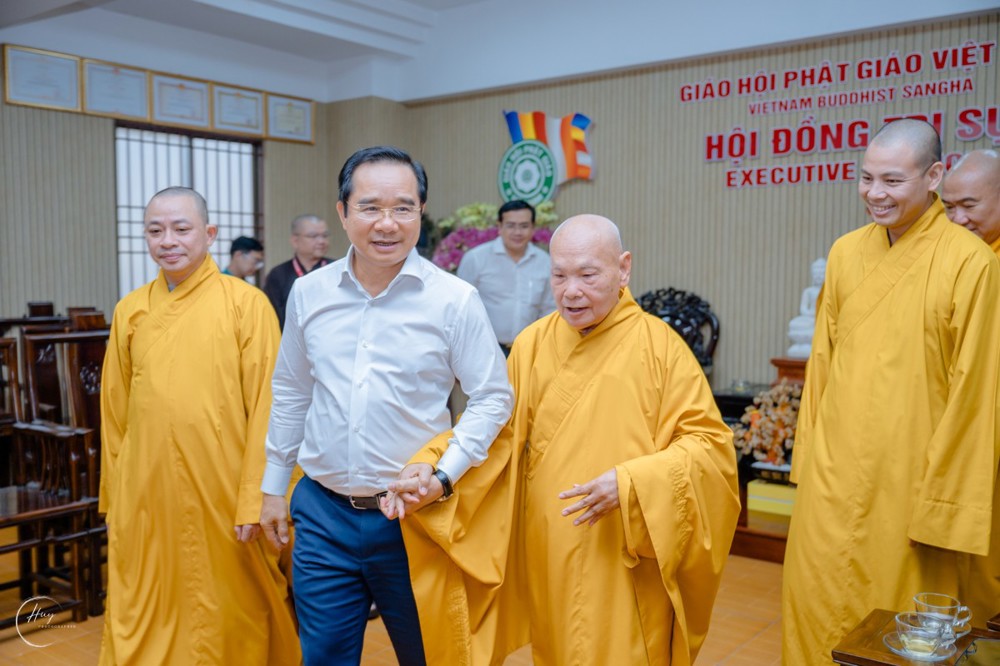 Chủ tịch UBND TP.HCM Nguyễn Văn Được thăm, chúc Tết Trung ương Giáo hội trước thềm Xuân Bính Ngọ 2026