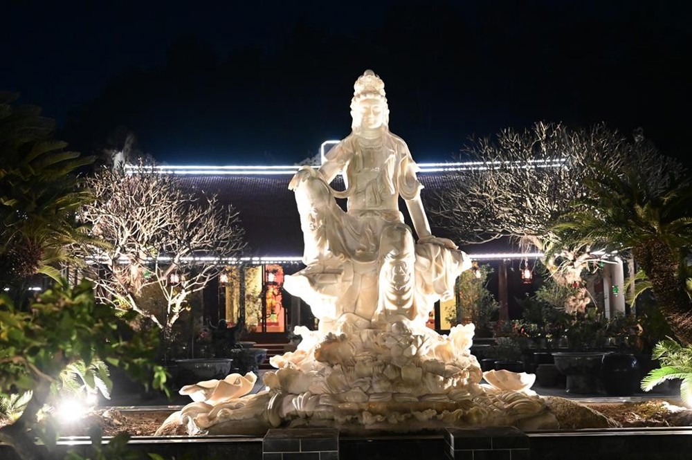 Hải Phòng: Độc đáo tôn tượng Bồ Tát Quán Thế Âm chế tác bằng vỏ Sò tai tượng hóa thạch tại chùa Hồng Phúc