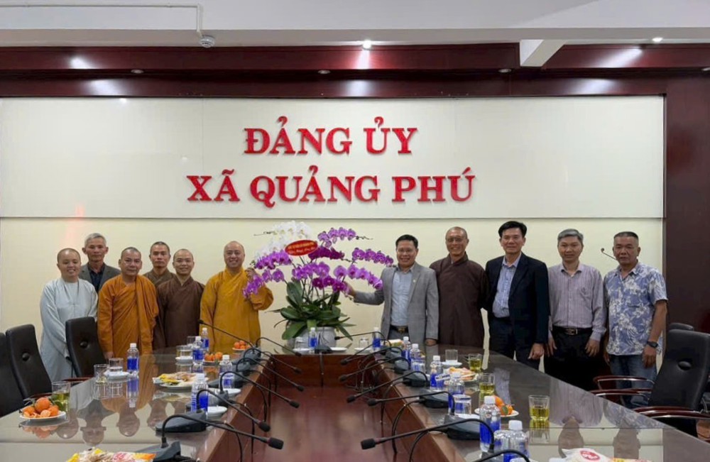 Đắk Lắk: Chư Tăng Ni, Phật tử thăm và chúc Tết lãnh đạo địa phương nhân dịp Xuân Bính Ngọ 2026