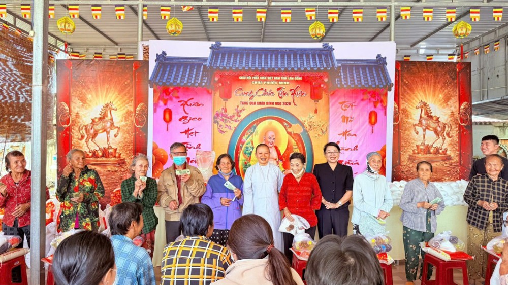 Lâm Đồng: Chùa Phước Minh trao quà Xuân Bính Ngọ đến 200 hộ gia đình có hoàn cảnh khó khăn