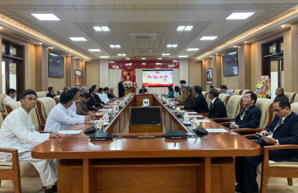 Quảng Ngãi: Ban Trị sự GHPGVN tỉnh thăm và chúc Tết các cơ quan lãnh đạo tỉnh