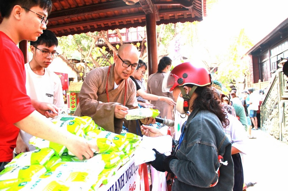 TP.HCM: Chùa Thanh Nguyên tổ chức “Phiên chợ 0 đồng” – Lan tỏa tinh thần từ bi trong mùa Xuân Bính Ngọ 2026