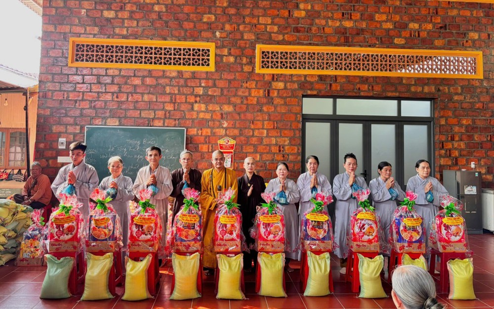 Đồng Tháp: Lễ Tất niên đạo tràng “Một ngày Thiền tập” chùa Tân Long