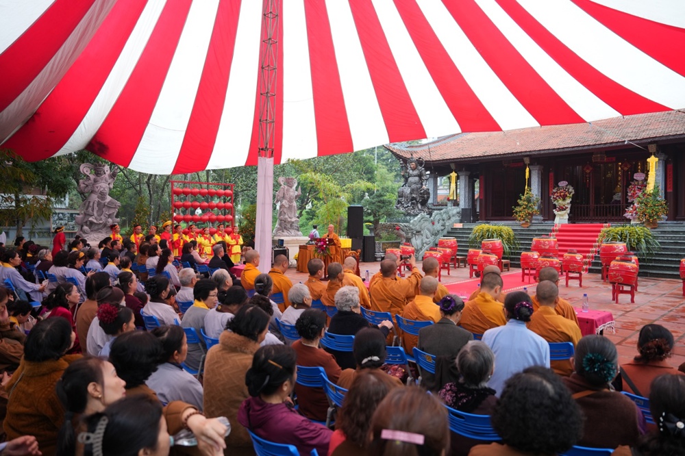 Chùa Vạn Phúc khai mạc lễ hội xuân 2026 và mừng thọ cho các Phật tử