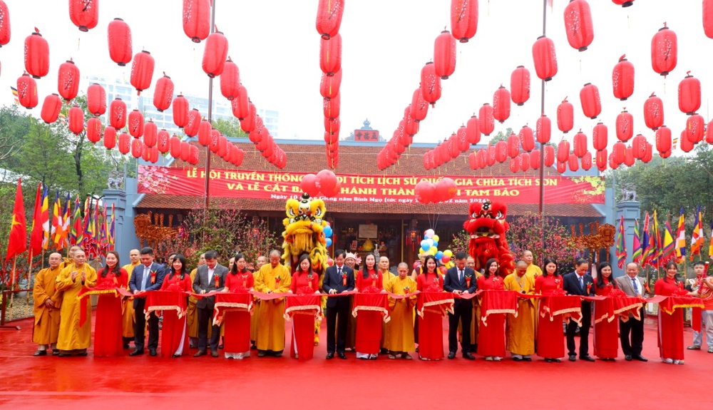 Phú Thọ: Phường Vĩnh Yên tổ chức Lễ hội truyền thống và khánh thành Ngôi Tam Bảo