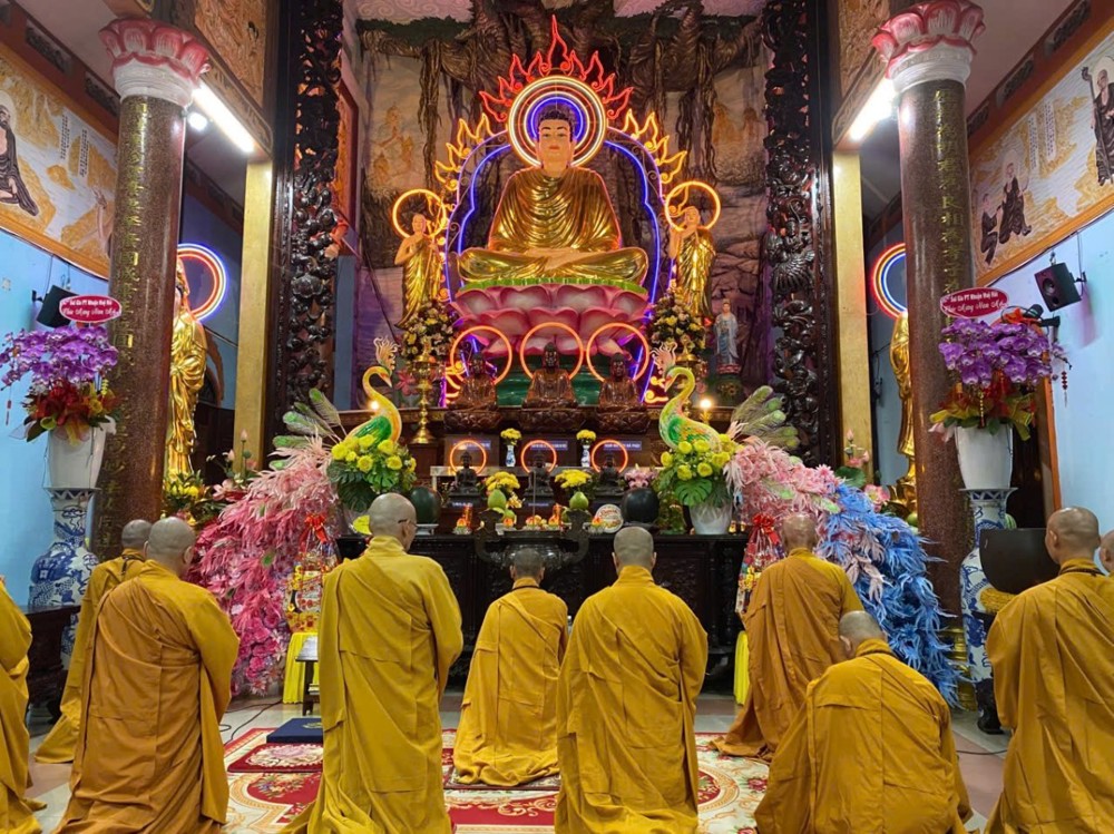 TP.HCM: Trang nghiêm lễ đón Xuân Giao thừa và khai kinh Dược Sư đầu năm tại Tổ đình chùa Vạn Thọ