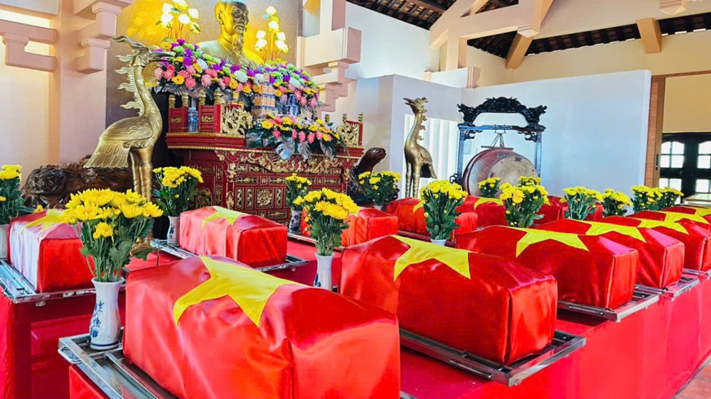 Đồng Nai: Trang nghiêm lễ cầu siêu tưởng niệm các anh hùng liệt sĩ tại Nghĩa trang Bình Phước, xã Đồng Tâm