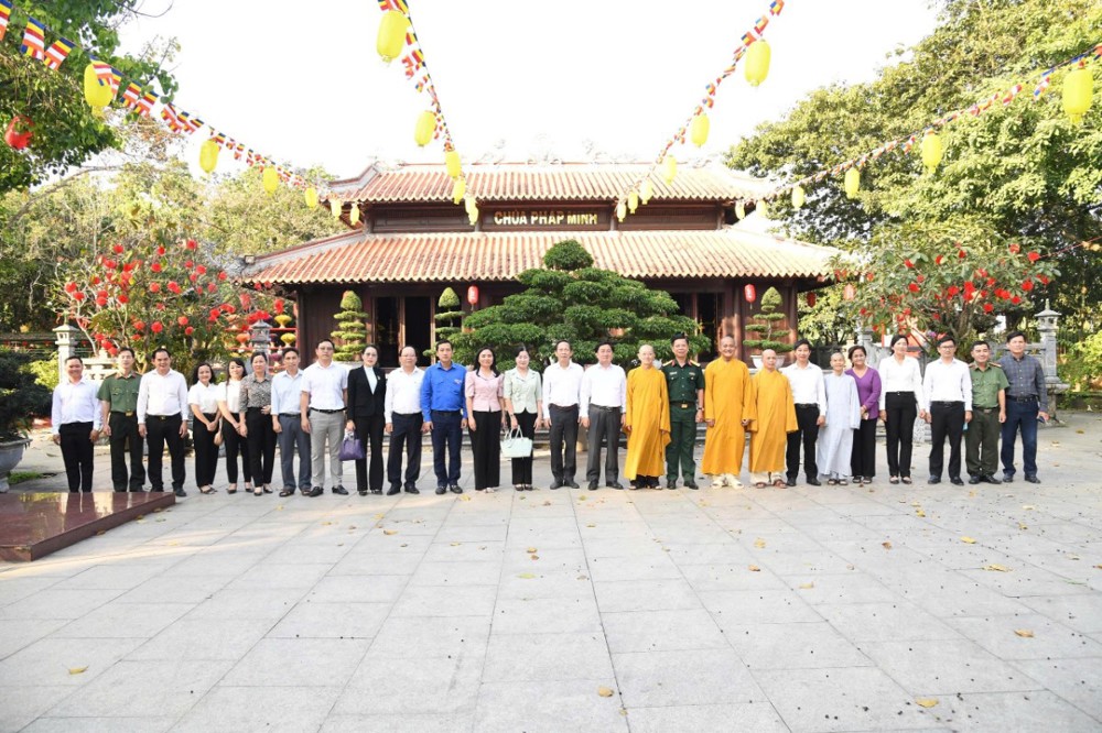 Tây Ninh: Bí thư Tỉnh ủy thăm, chúc Tết Ban Trị sự và dâng hương tại Tổ đình Pháp Minh